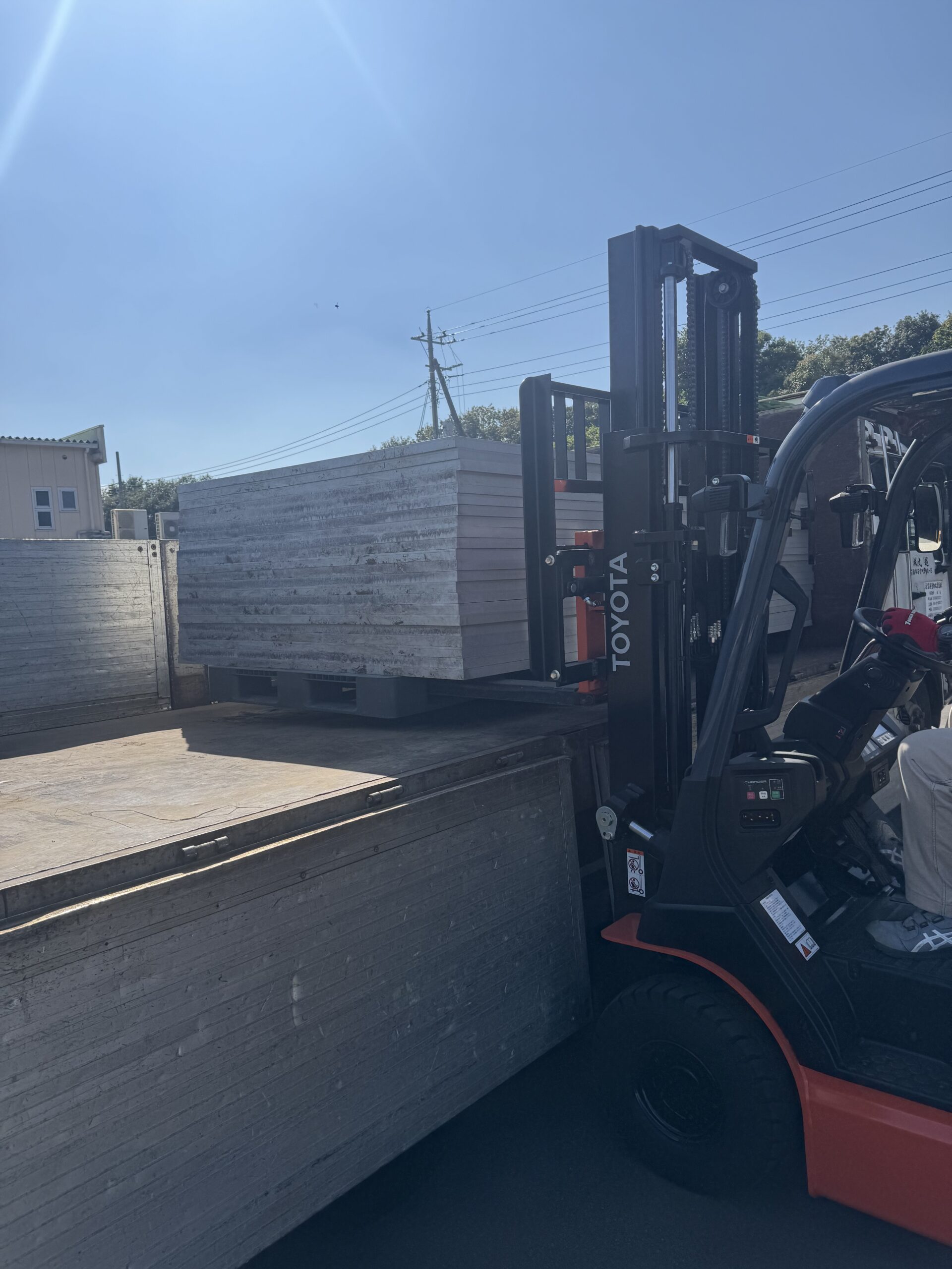 太陽光パネルの積込処分